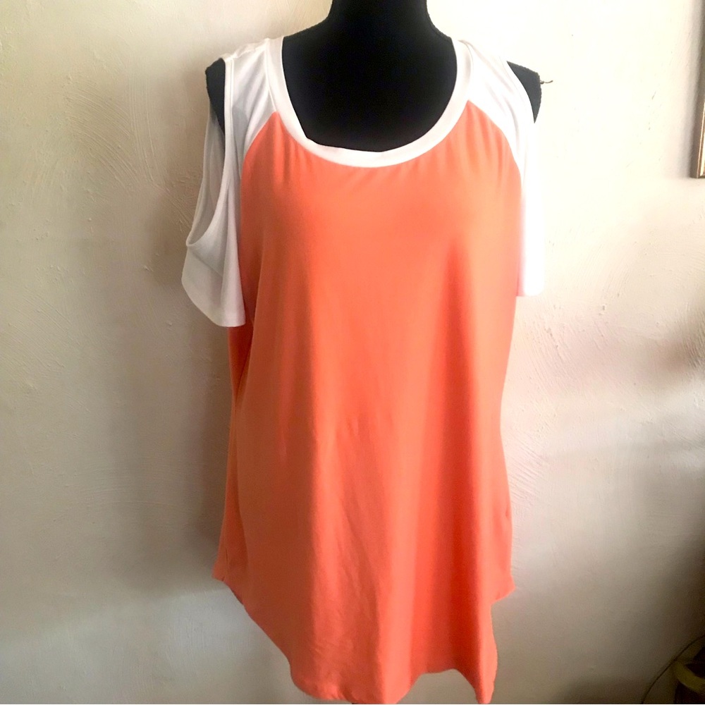 Women’s Plus Size Cold Shoulders top Size 1X